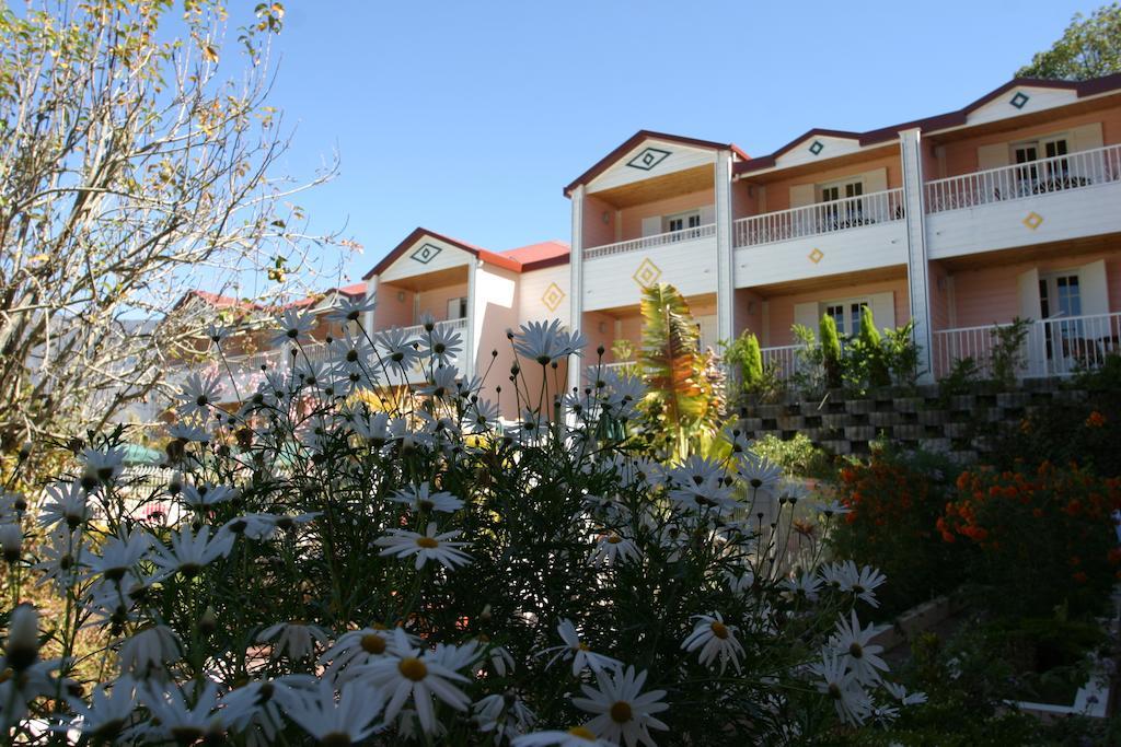Hotel Des Neiges Силаос Екстериор снимка